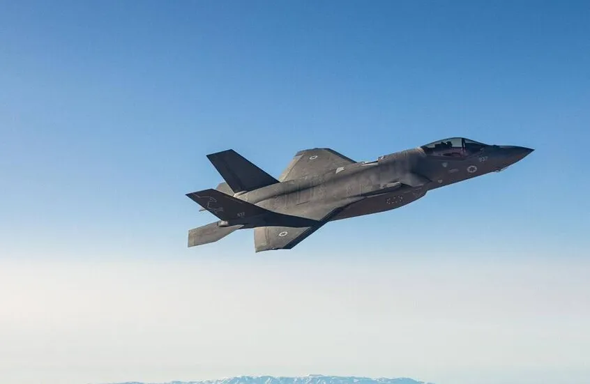 الجيش الإسرائيلي: إحدى مقاتلاتنا تعرضت لهجوم بصاروخ أرض-جو خلال عملية في سماء إيران